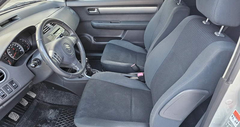 Suzuki Swift cena 13900 przebieg: 119000, rok produkcji 2010 z Sokołów Małopolski małe 529